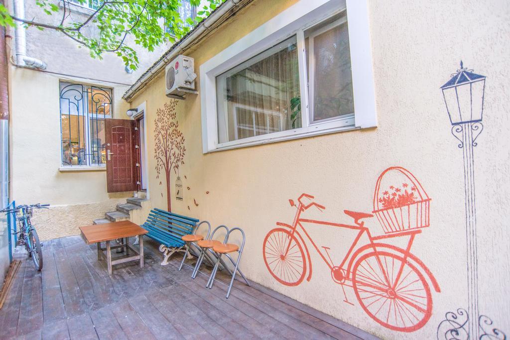 אודסה Hostel Berloga מראה חיצוני תמונה