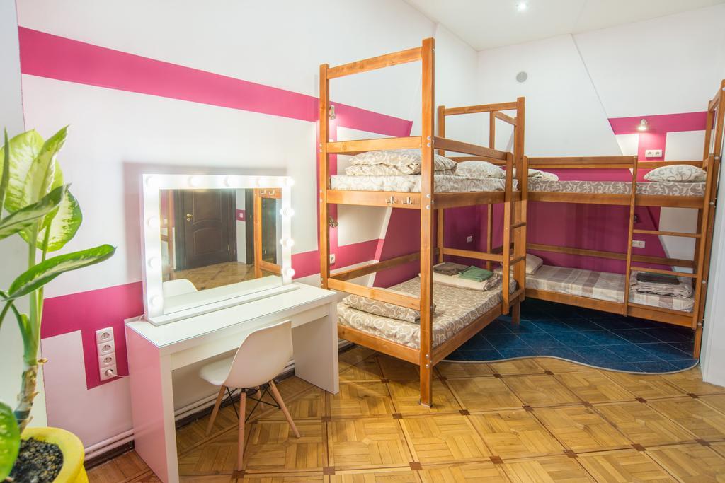 אודסה Hostel Berloga מראה חיצוני תמונה